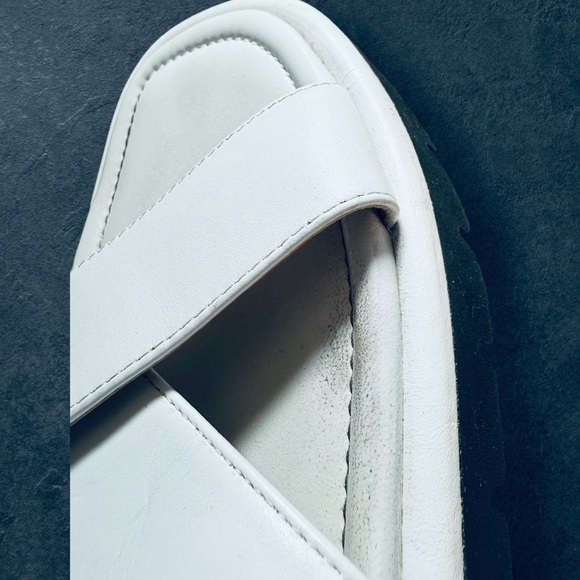 Stuart Weitzman Women's White Cross-Strap Sandals - Picture 4 of 6